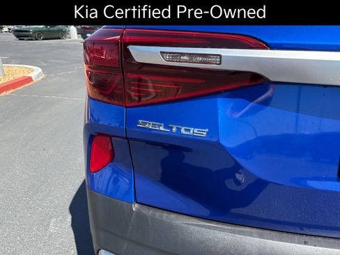 Certified 2021 Kia Seltos SX w/ SX Sunroof Package AWD/4WD image 10