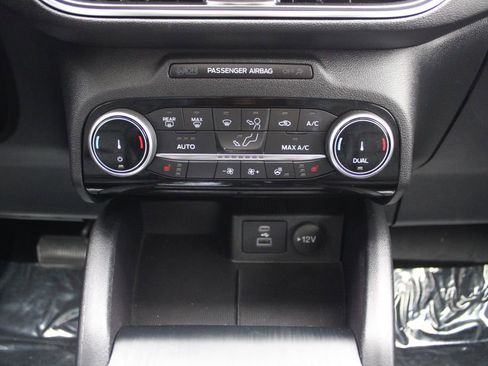 Used 2022 Ford Escape Titanium w/ Class II Trailer Tow Package image 22