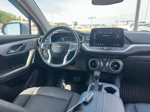 Used 2025 Chevrolet Blazer LT AWD/4WD image 13