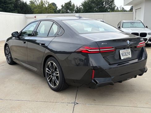 Used 2026 BMW 530i xDrive w/ M Sport Package AWD/4WD image 5