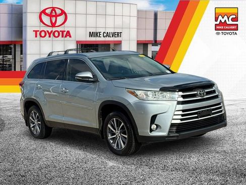 Used 2019 Toyota Highlander XLE AWD/4WD image 7