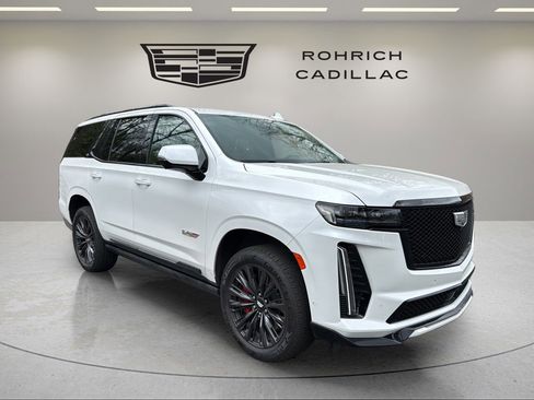 Certified 2023 Cadillac Escalade V w/ LPO, ONYX Package AWD/4WD image 4