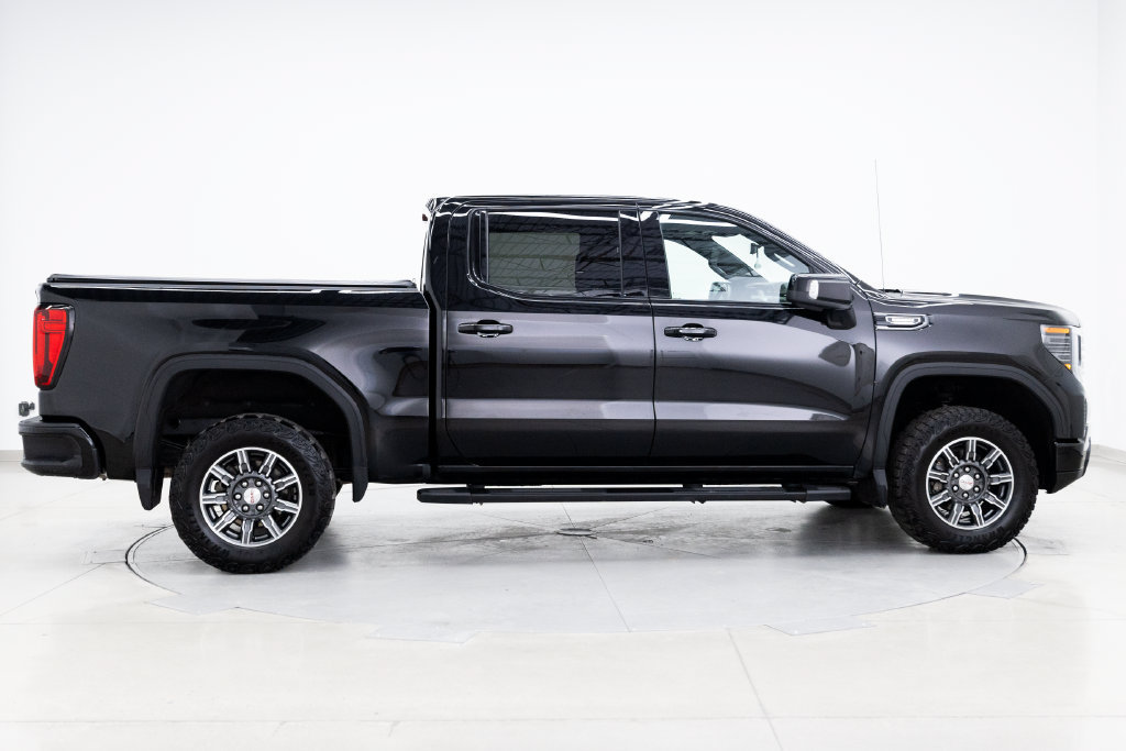 Used 2024 GMC Sierra 1500 AT4 w/ Technology Package AWD/4WD image 9