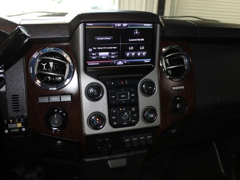 Used 2013 Ford F250 Lariat w/ Lariat Ultimate Pkg AWD/4WD image 18
