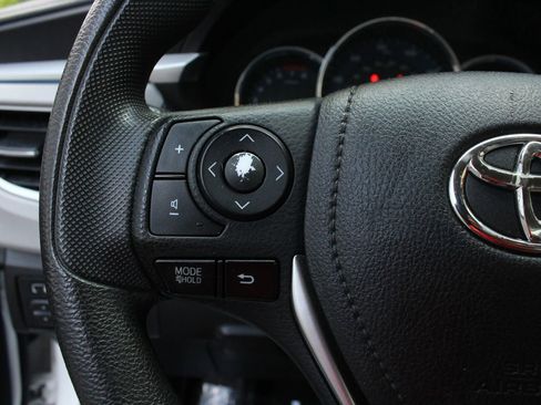 Used 2014 Toyota Corolla LE FWD image 28