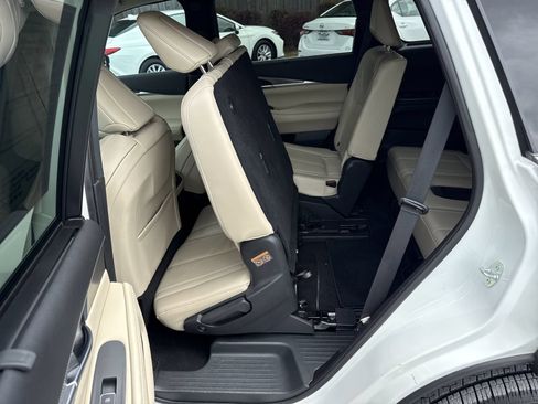 Used 2023 INFINITI QX60 Luxe w/ Cargo Package FWD image 11