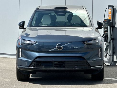 New 2025 Volvo EX90 Plus image 8