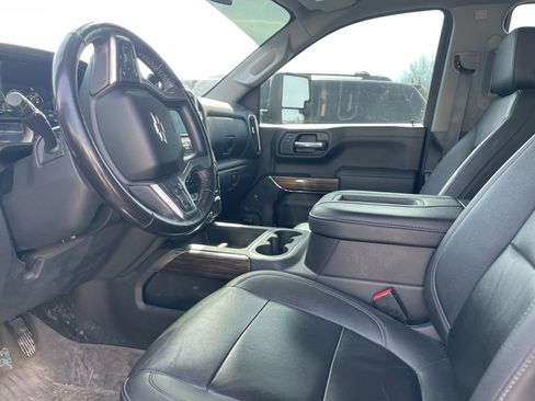 Used 2021 Chevrolet Silverado 1500 LT Trail Boss w/ Convenience Package II image 9