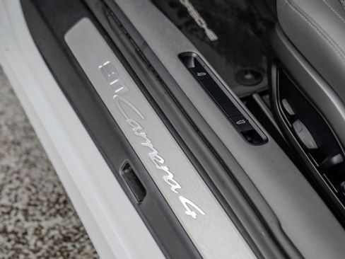 Used 2022 Porsche 911 Carrera 4 image 22