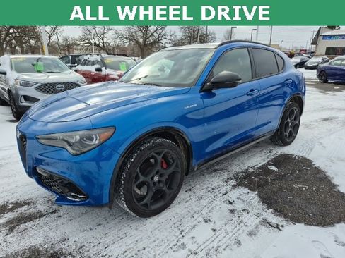 Used 2024 Alfa Romeo Stelvio Veloce image 4