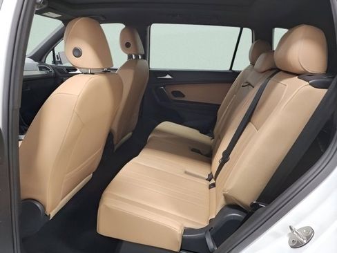 Used 2022 Volkswagen Tiguan SE image 19