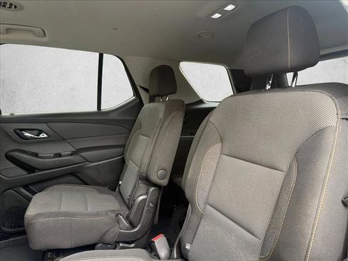 Used 2020 Chevrolet Traverse LT FWD image 19