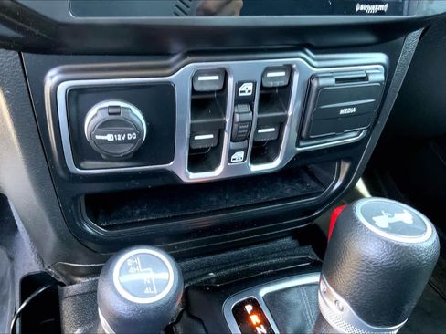 Used 2022 Jeep Wrangler Unlimited Sport AWD/4WD image 26