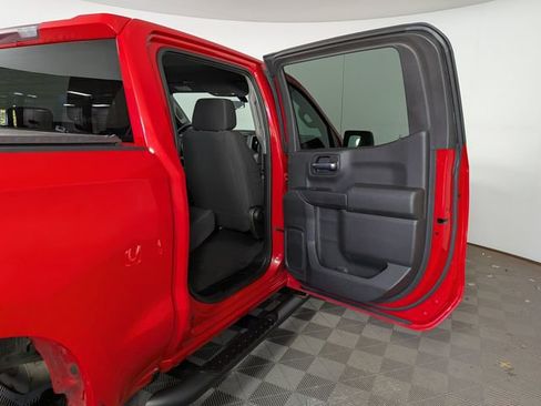Used 2020 Chevrolet Silverado 1500 Custom w/ Custom Value Package AWD/4WD image 32