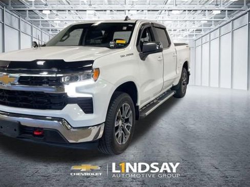 Used 2022 Chevrolet Silverado 1500 LT AWD/4WD image 5