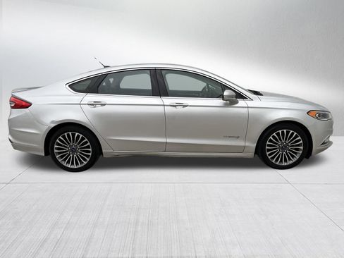 Used 2017 Ford Fusion Titanium FWD image 5