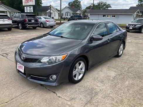 Used 2014 Toyota Camry SE w/ Leather Package FWD image 6