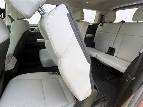 Used 2024 Hyundai Santa Fe Calligraphy AWD/4WD image 23