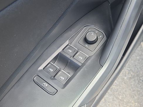 Certified 2024 Volkswagen Jetta Sport FWD image 13