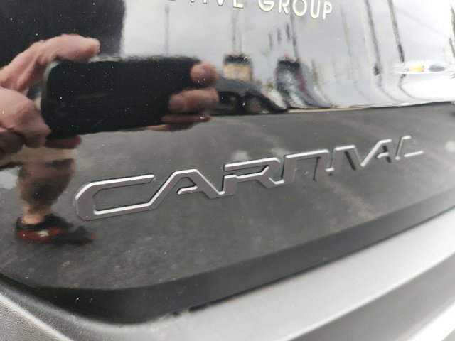 Used 2026 Kia Carnival SX w/ SX Dark Edition Package FWD image 20