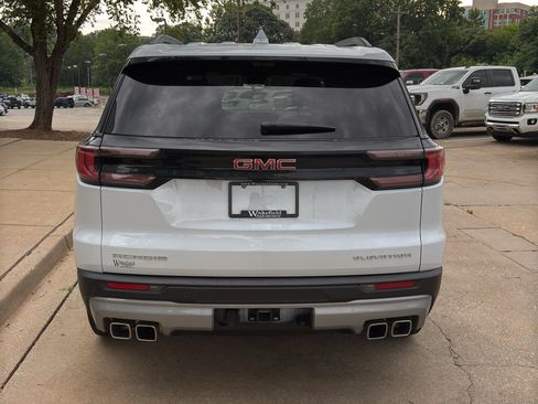 Used 2026 GMC Acadia Elevation w/ Elevation Premium Package FWD image 7