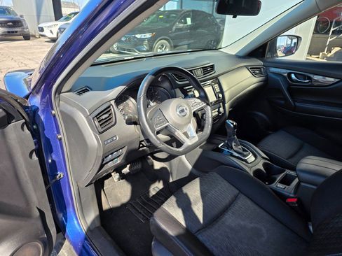 Used 2020 Nissan Rogue SV image 22