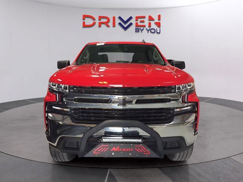 Used 2022 Chevrolet Silverado 1500 LT AWD/4WD image 2