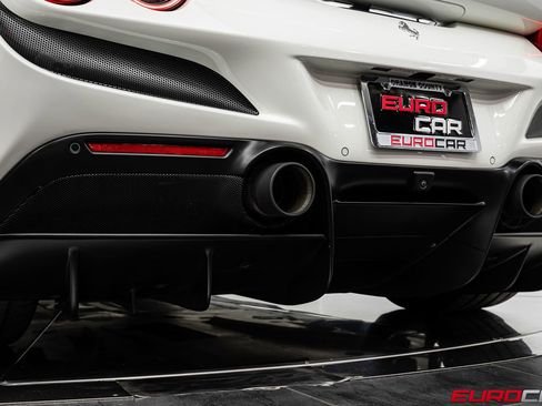 Used 2022 Ferrari F8 Tributo RWD image 25