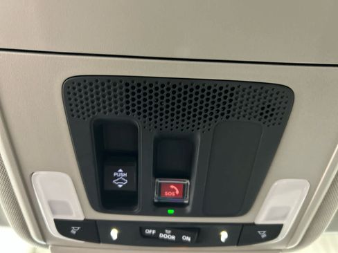Used 2024 Honda Accord Touring image 6