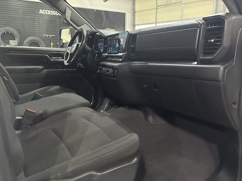 Used 2024 Chevrolet Silverado 2500 LT w/ Convenience Package image 37