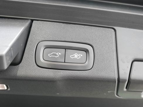 Used 2023 Volvo XC60 B6 Ultimate w/ Climate Package AWD/4WD image 11