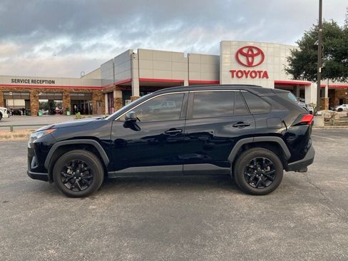 Certified 2021 Toyota RAV4 LE FWD image 7