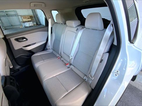 Used 2022 Nissan Rogue SV FWD image 21
