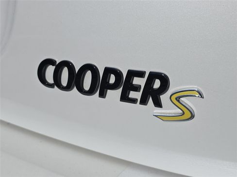 Used 2024 MINI Cooper SE image 6