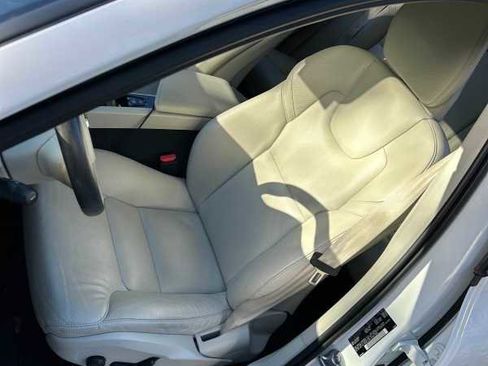 Used 2023 Volvo XC60 B5 Plus w/ Climate Package image 2