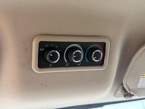 Used 2017 GMC Savana 2500 LT w/ LT Preferred Equipment Group RWD image 37
