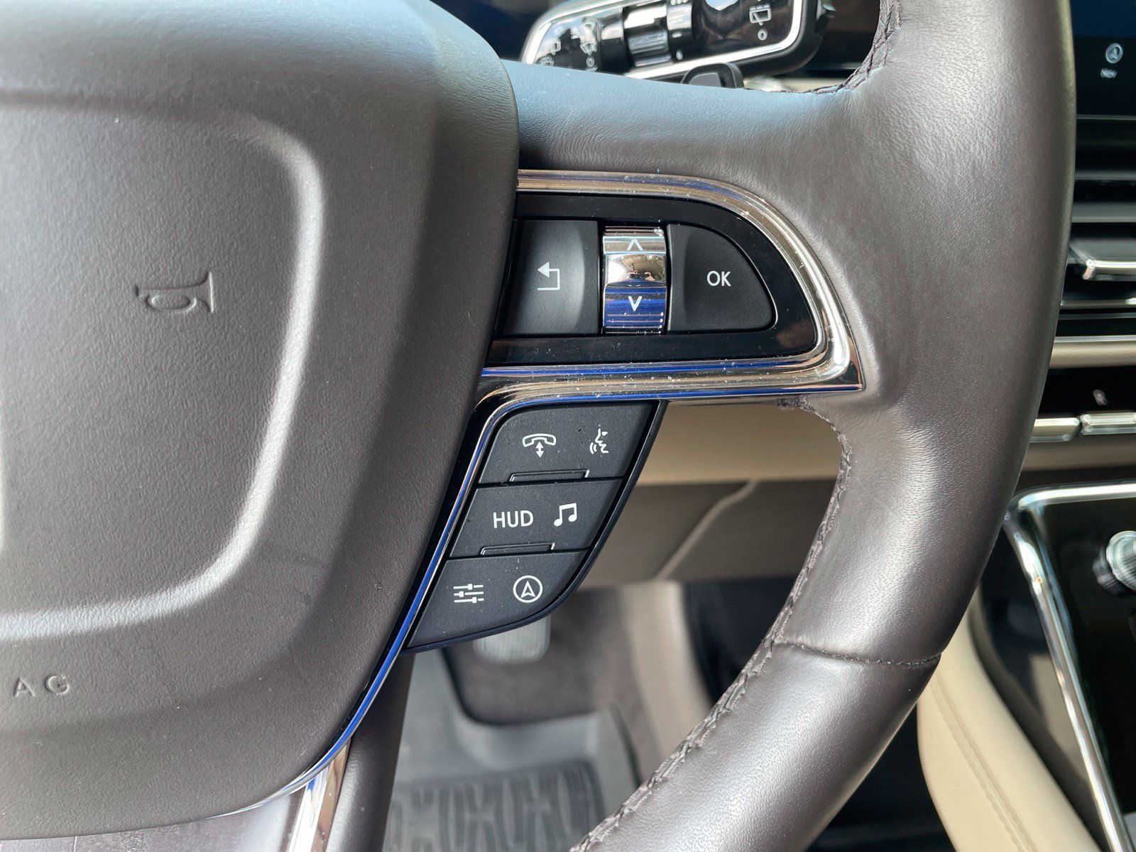 Used 2024 Lincoln Navigator Reserve AWD/4WD image 19