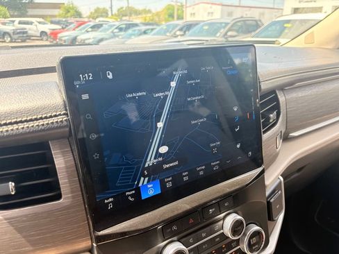 Used 2024 Ford Expedition Limited AWD/4WD image 16