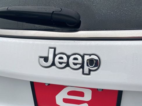 Used 2024 Jeep Compass Latitude image 42