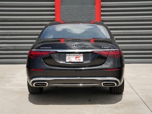 Used 2024 Mercedes-Benz Maybach S 580 4MATIC w/ Manufaktur Leather Package image 12