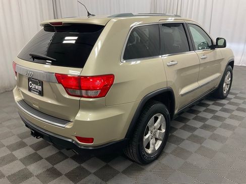 Used 2011 Jeep Grand Cherokee Limited w/ Trailer Tow Group IV image 2