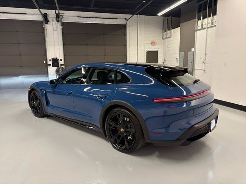 Used 2022 Porsche Taycan 4 Cross Turismo AWD/4WD image 6