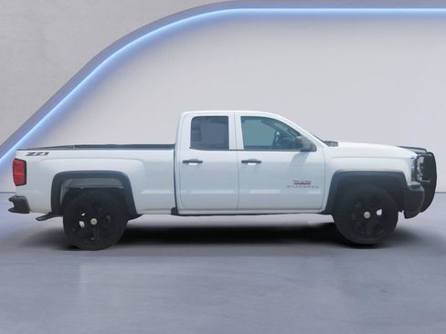 Used 2017 Chevrolet Silverado 1500 W/T AWD/4WD image 2