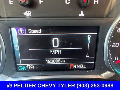 Used 2018 Chevrolet Traverse LT FWD image 24