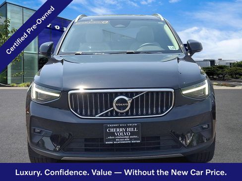 Certified 2024 Volvo XC40 B5 Ultimate w/ Climate Package AWD/4WD image 2