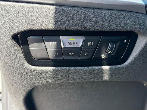 Used 2025 BMW M340i w/ Premium Package image 35