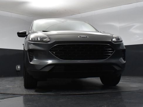 Used 2022 Ford Escape SE w/ SE Sport Appearance Package AWD/4WD image 28