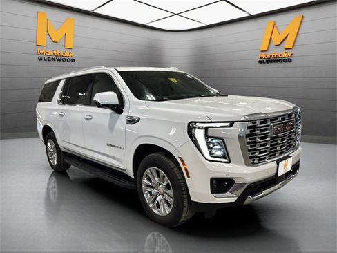 Used 2025 GMC Yukon XL Denali image 2