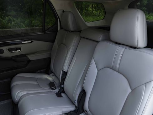 Used 2024 Honda Pilot EX-L image 18