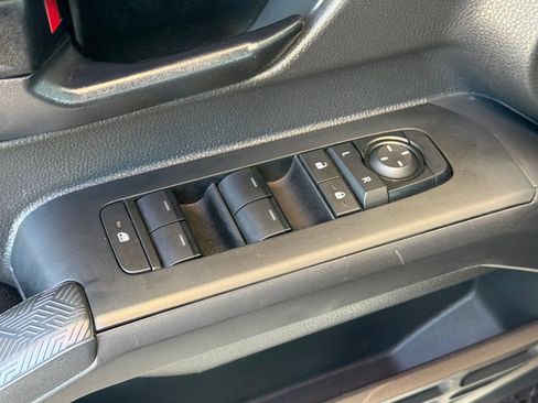 Certified 2024 Toyota Tacoma SR5 AWD/4WD image 14